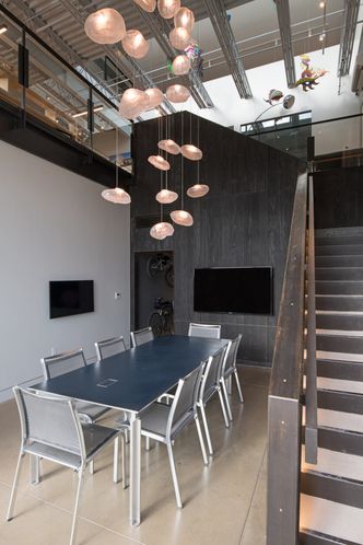 E. 7th Street Shared Office Space: 2120 E 7th St, Austin, TX 78702